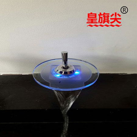 衛浴新亮點 皇旗尖LED發光水龍頭欣賞