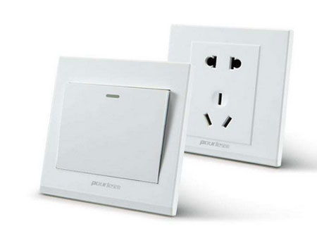 小編談?wù)勚悄芊阑痖_關(guān)插座有哪些優(yōu)勢