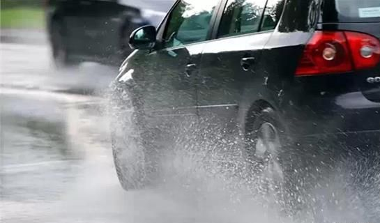 安全至上！雨天行駛必須要知道的汽車(chē)照明知識(shí)