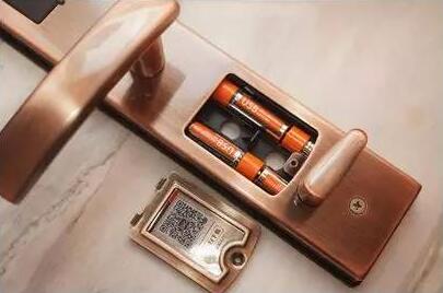 智能鎖沒電了，我們就要被拒之門外？