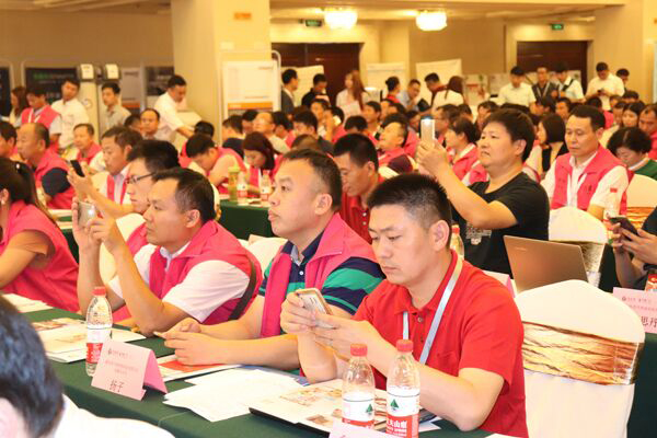 九沐華麗降臨暖通巡展?jié)险?分享空氣能熱泵與應(yīng)用案例 九沐華麗降臨暖通巡展?jié)险?分享空氣能熱泵與應(yīng)用案例