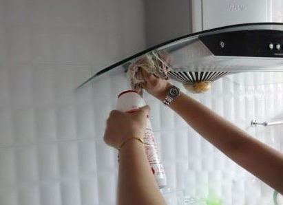 懶人一族們讓油煙機清洗by itself？可以有的！