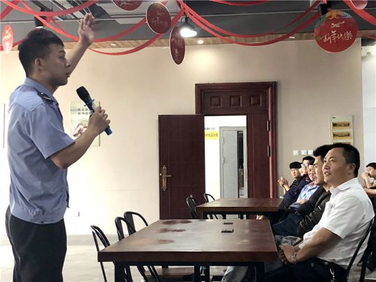 品牌日記|巨奧吊頂消防培訓 防患于未“燃” 品牌日記|巨奧吊頂消防培訓 防患于未“燃”