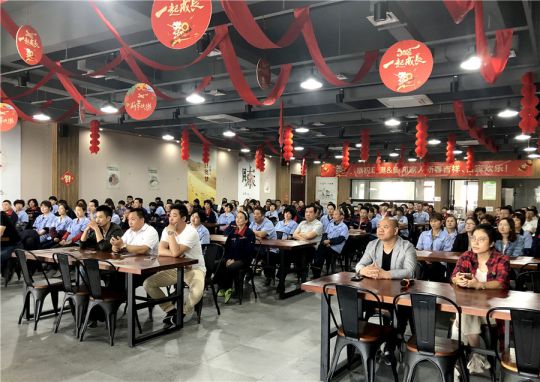 品牌日記|巨奧吊頂消防培訓 防患于未“燃” 品牌日記|巨奧吊頂消防培訓 防患于未“燃”