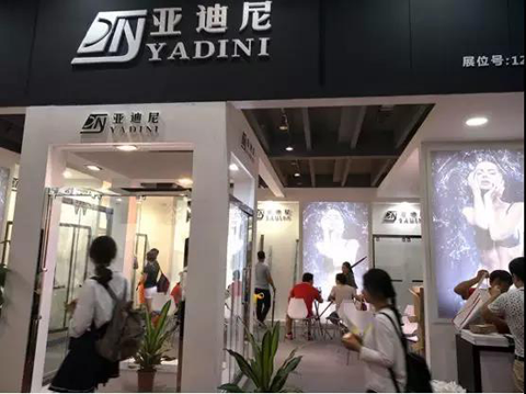 亞迪尼衛(wèi)浴萬明： 堅(jiān)持產(chǎn)品實(shí)用性，讓人人用上好淋浴房