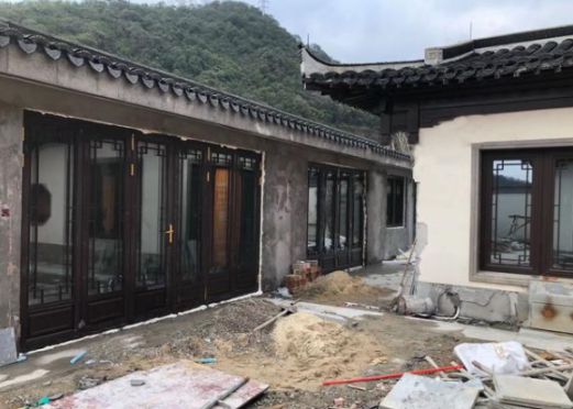 四合院與鋁合金仿古門窗，會(huì)不會(huì)天造地設(shè)的一對(duì)?