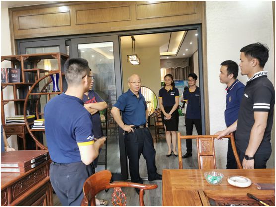 君匠世家藝術壁材 攜手華南理工大學涂偉萍教授技術創新 君匠世家藝術壁材 攜手華南理工大學涂偉萍教授技術創新