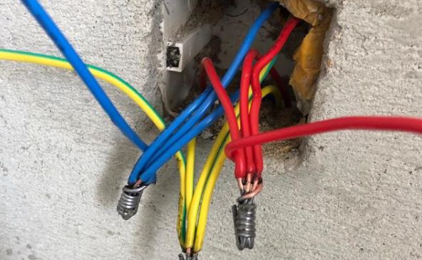 給大家分析電熱水器電線選擇的一些問題 給大家分析電熱水器電線選擇的一些問題