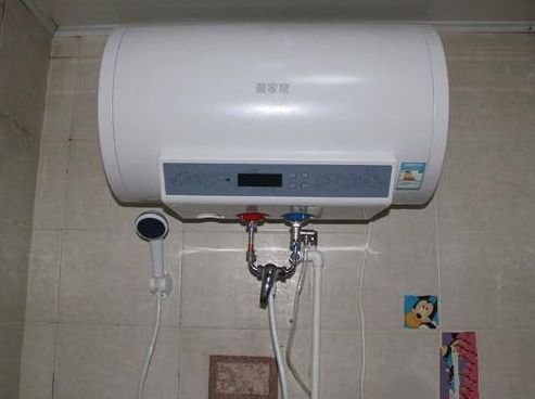 家里熱水器裝燃氣還是電好?一聽老電工說的話，后悔我家裝不對。