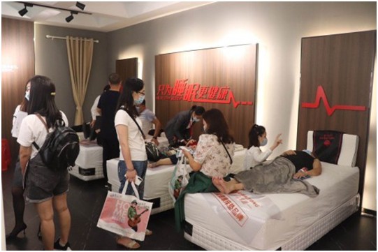 展會(huì)第三天,智能健康床墊益脈通,熱度不減!